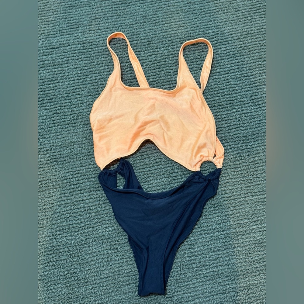 Triangl Cutout One Piece | XS